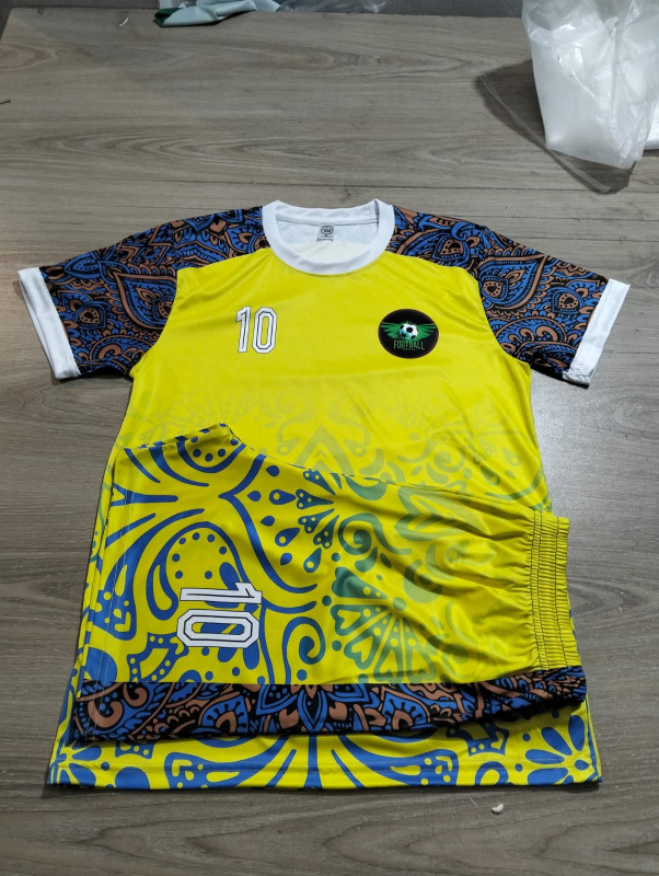 Nwe .Bd.Football Spots jersey