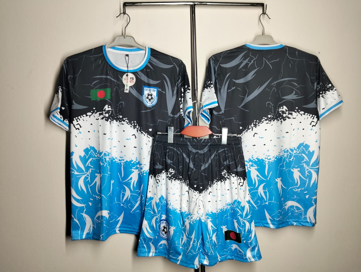 Nwe .Bd.Football Spots jersey